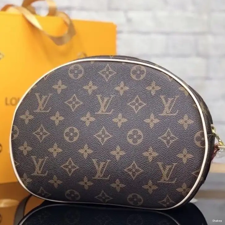 1906BL0134 LV Bags 0519